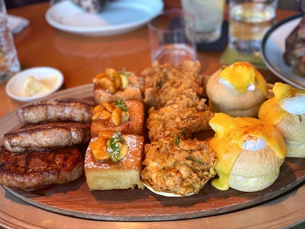 Découvrez les brunchs parisiens incontournables pour votre week-end